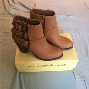Brown booties with buckles Cathy Jean